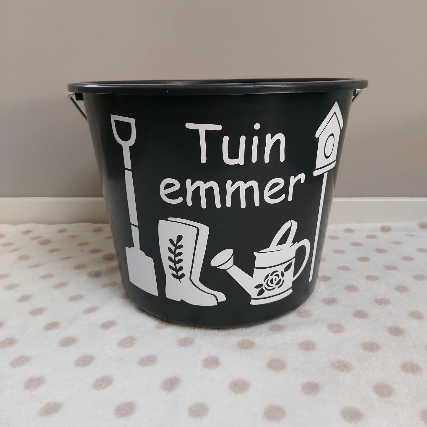 Emmer bedrukt met tekst van Het Blije Snoetje.
