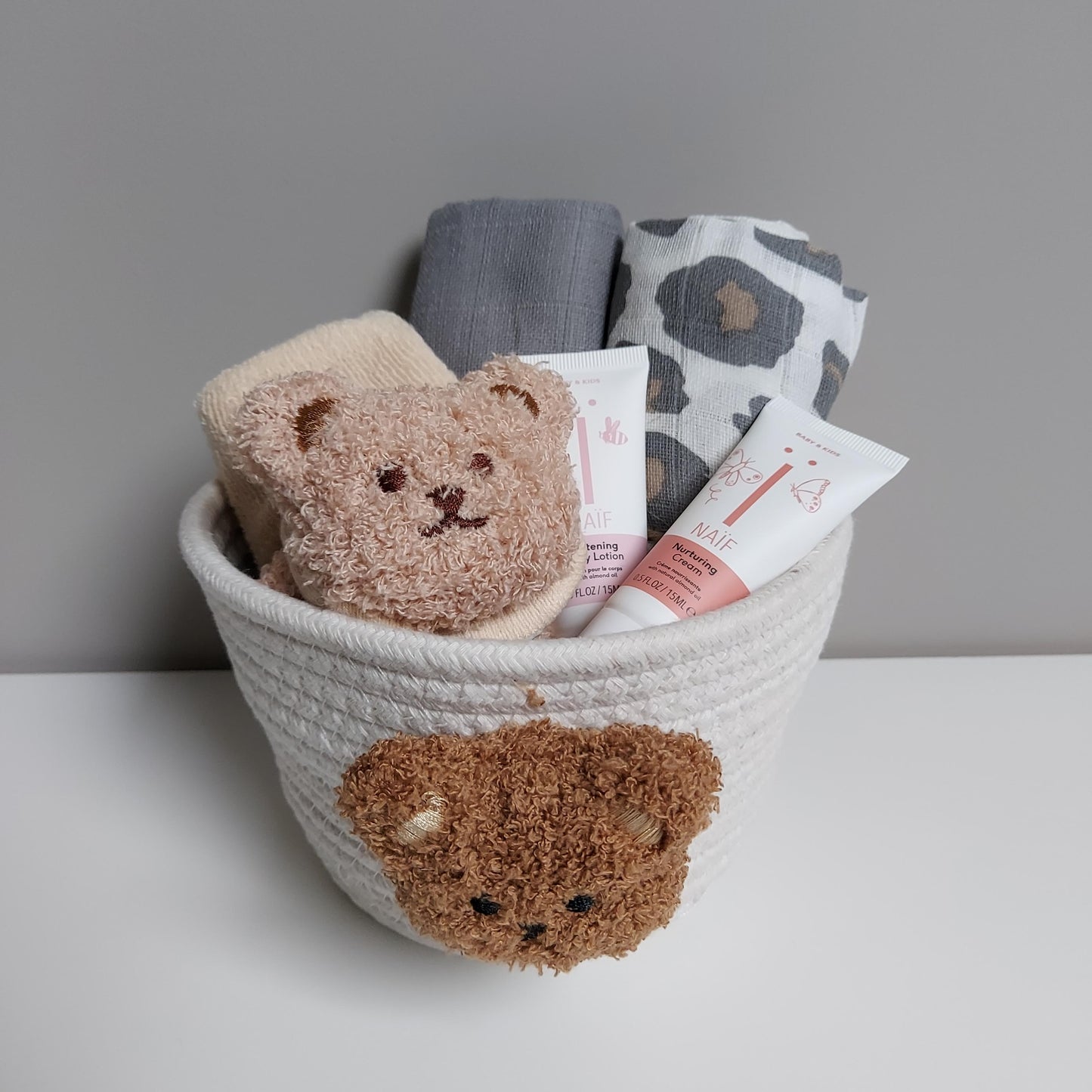 Kraamcadeau mandje beer creme/grijs/bruin
