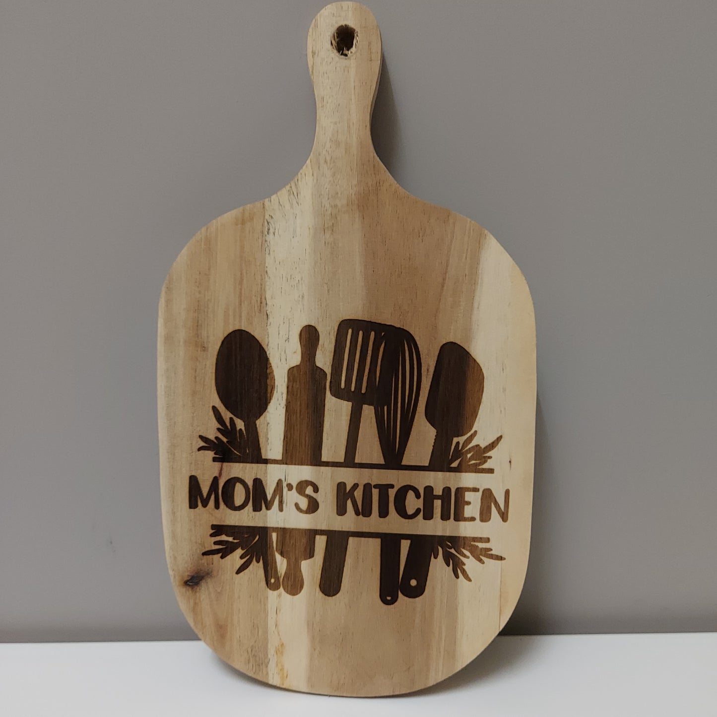 Snijplank mom's kitchen van het blije snoetje. moederdagcadeau