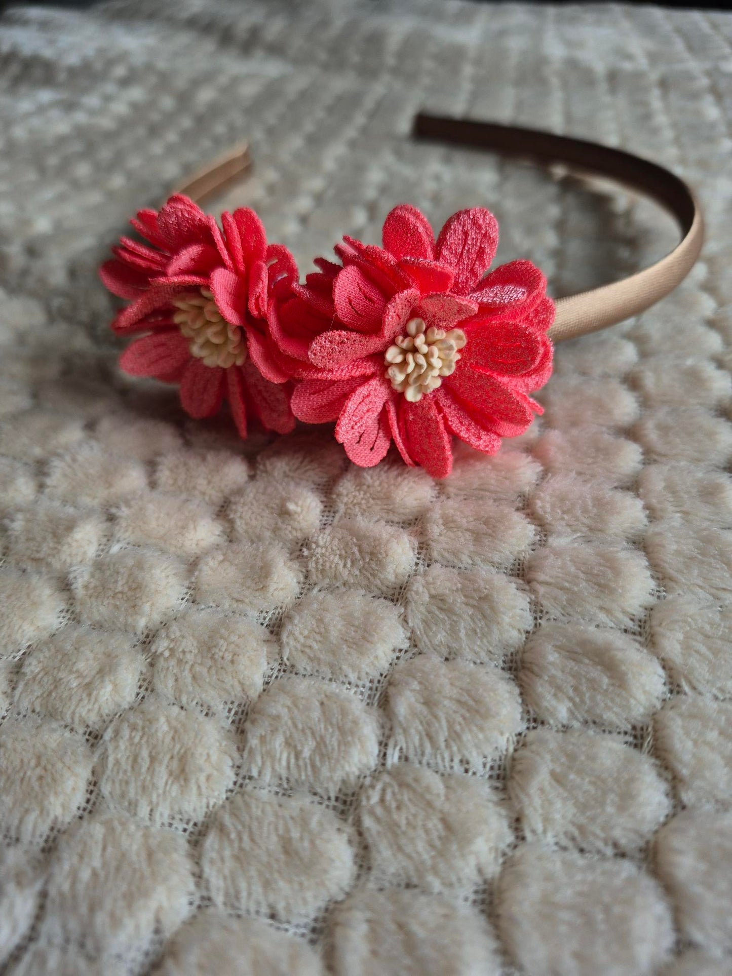 Diadeem met stoffen bloemen – Roze