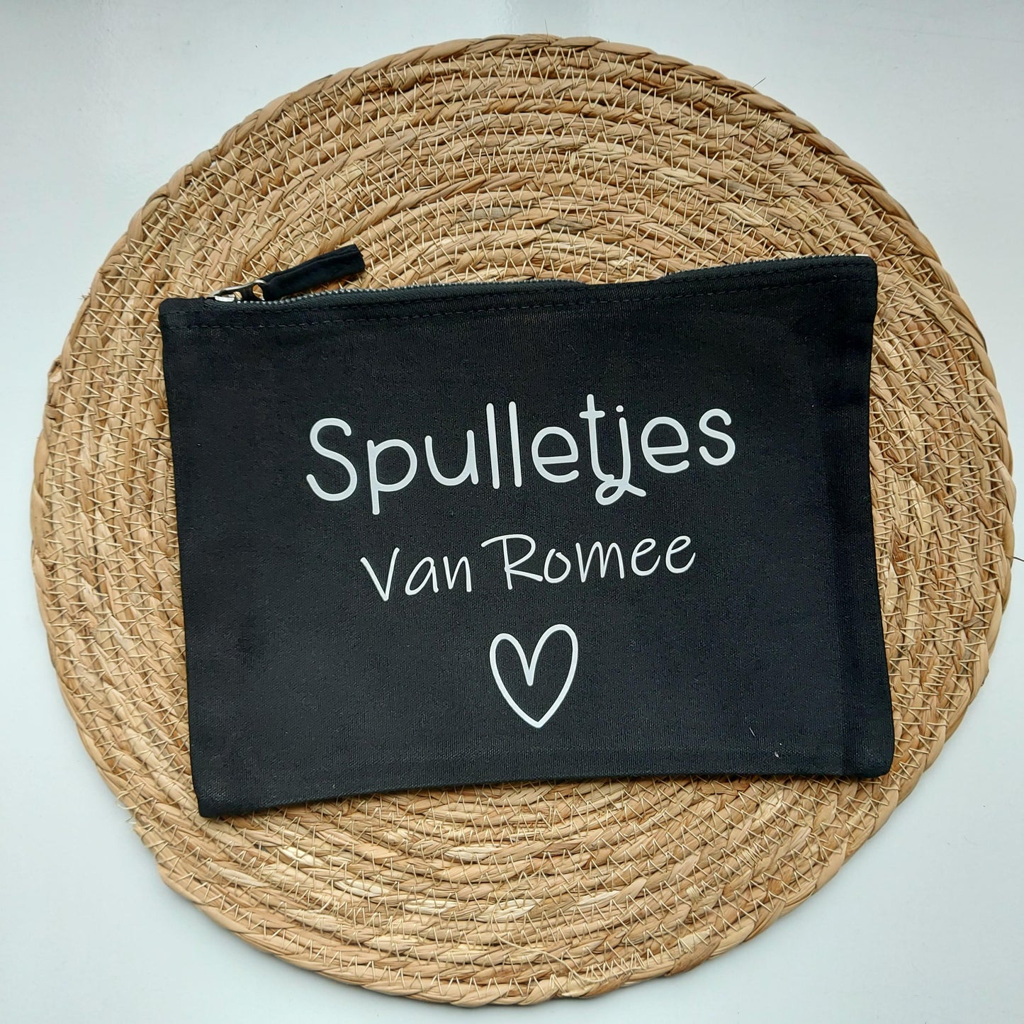 Spulletjes etui / organizer voor in de luiertas van het blije snoetje.