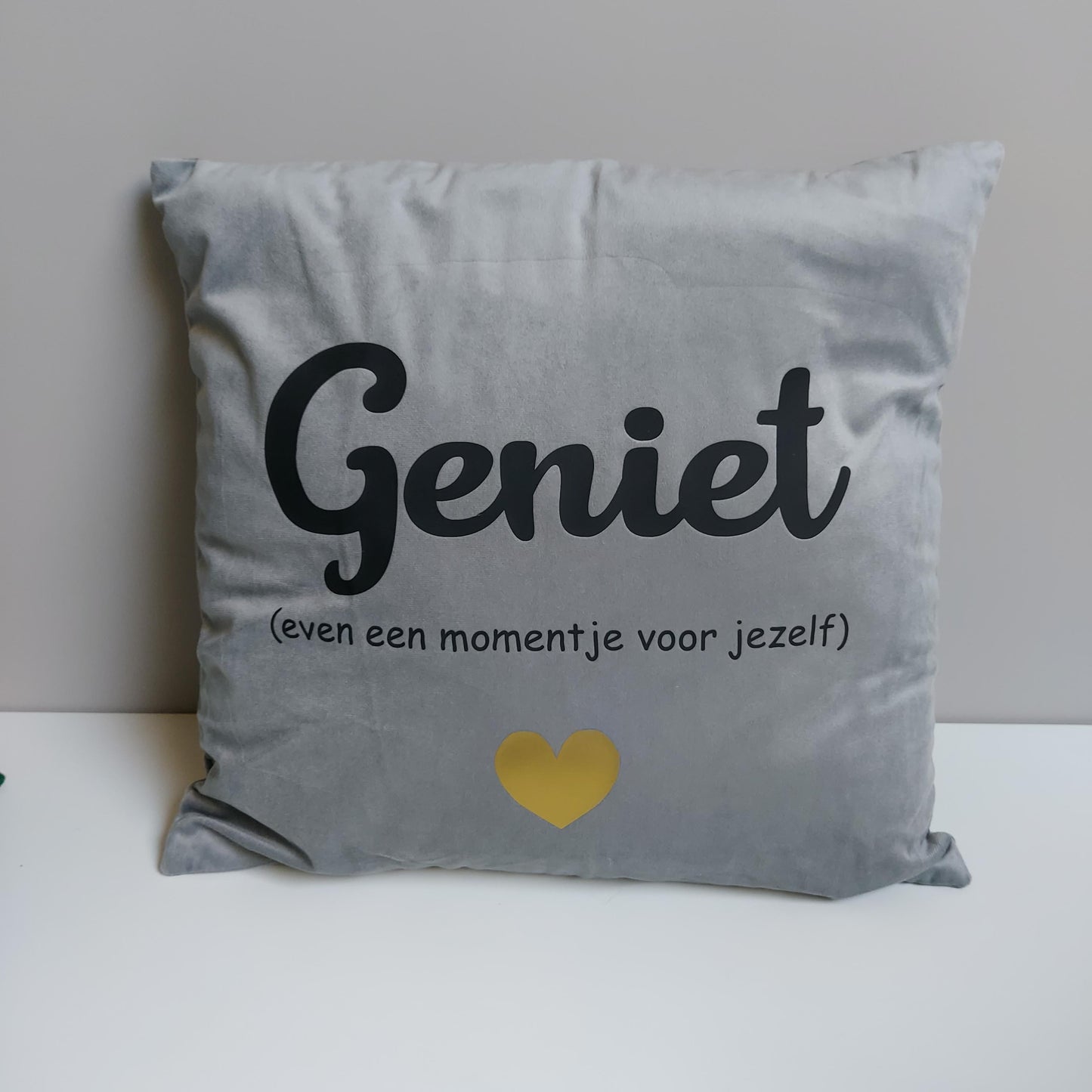 kussen geniet even een momentje voor jezelf van het blije snoetje