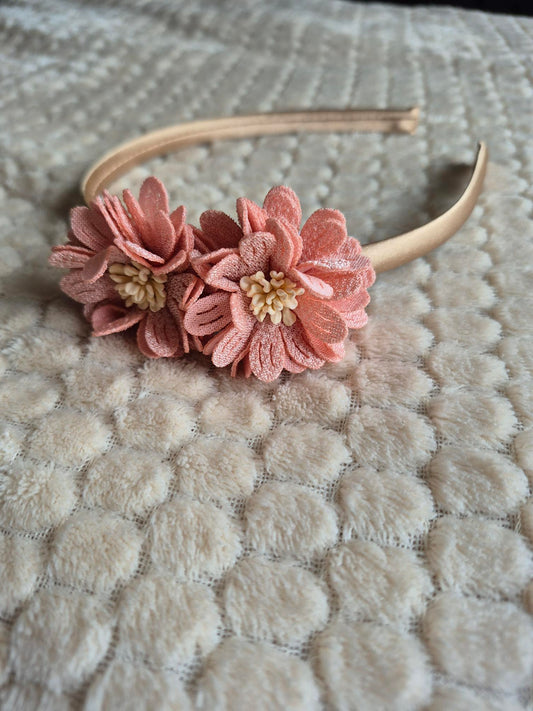 Diadeem met stoffen bloemen – Zacht roze