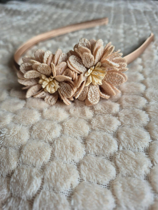 Diadeem met stoffen bloemen –  Taupe
