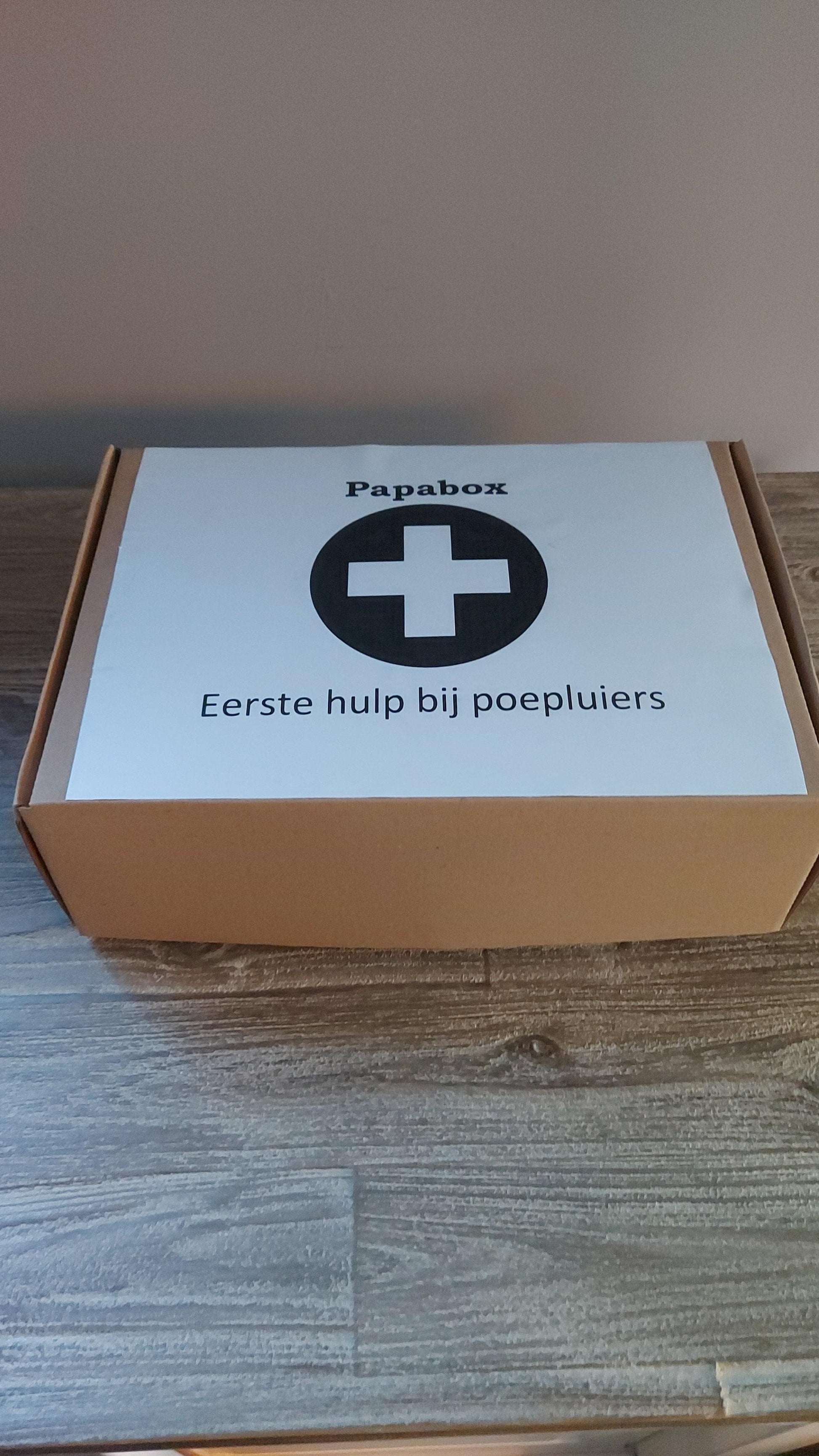 papabox eerste hulp bij poepluiers van het blije snoetje.